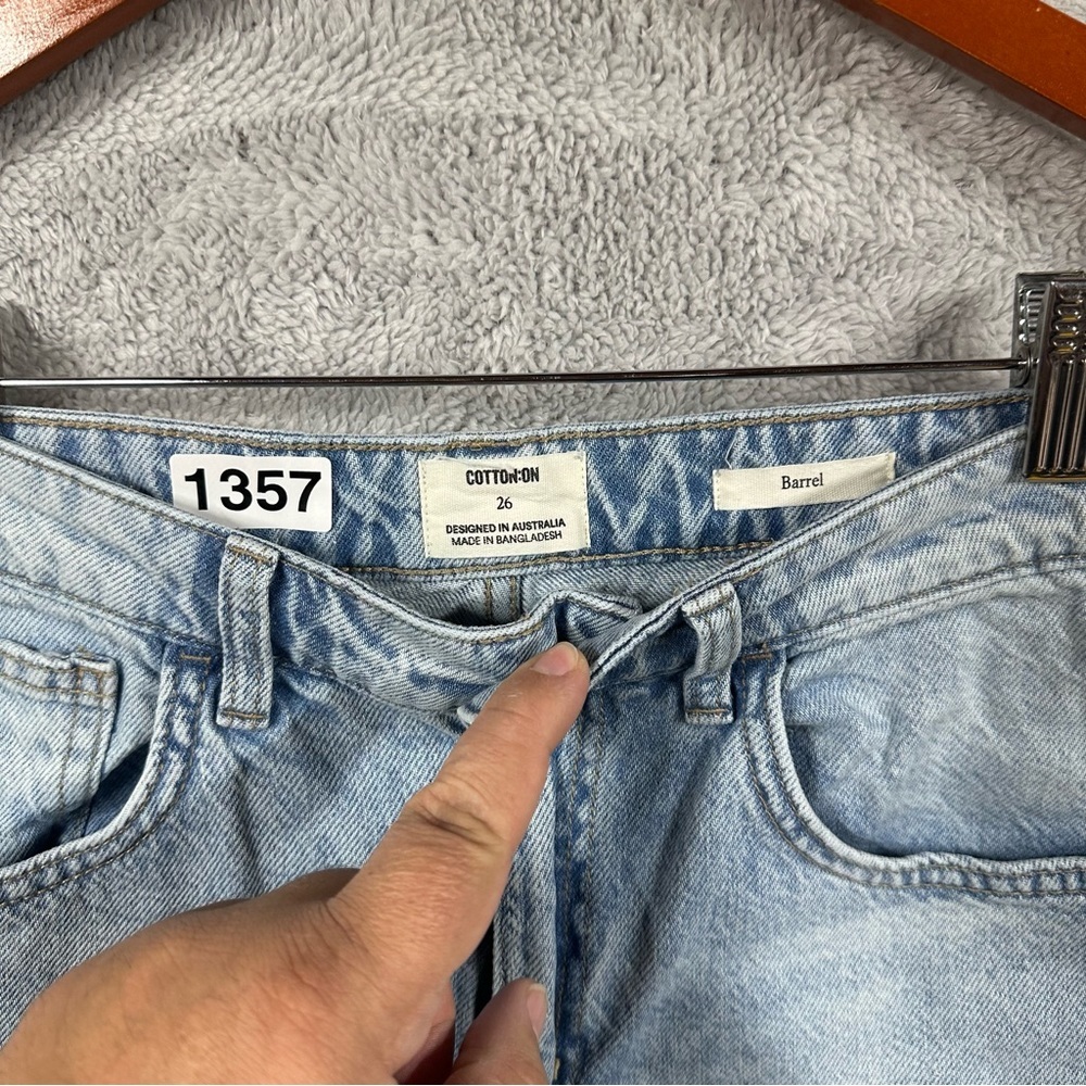 Cotton On Barrel Leg Y2K Light Wash Carpenter Jeans Size 26 - Picture 2 of 8
